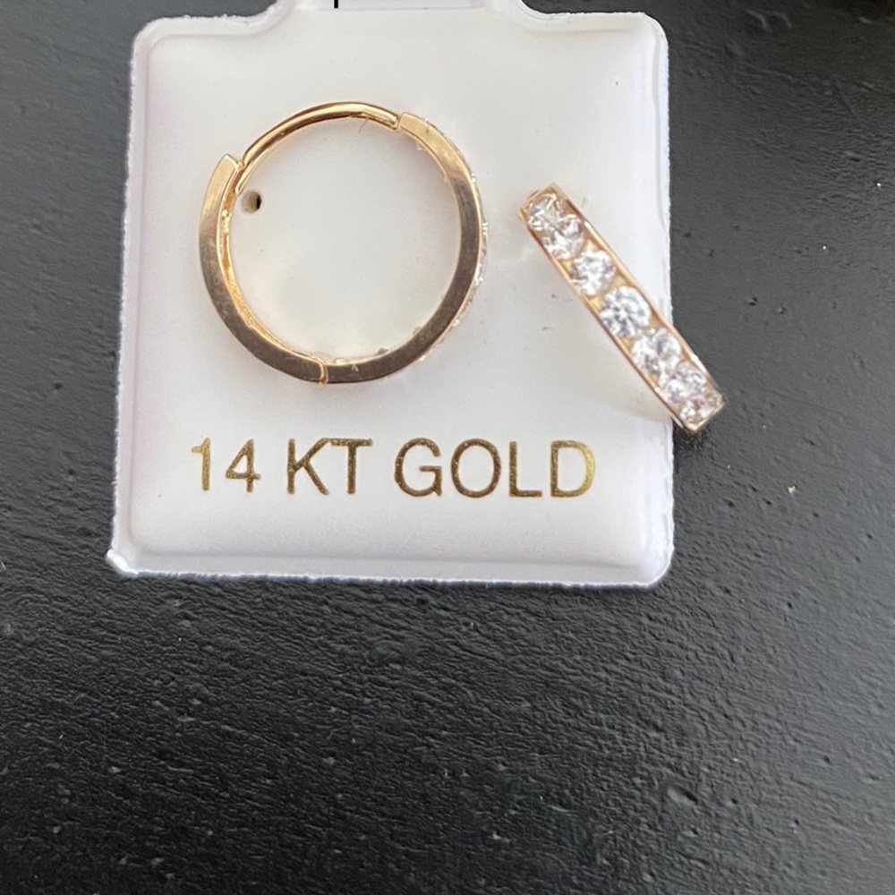 14K Solid authentic gold hoop earrings 🌷